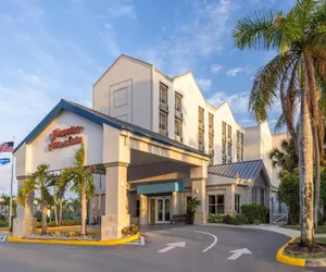 Photo 2 - Hampton Inn & Suites Ft. Lauderdale Arpt/South Cruise Port