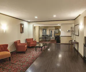 Photo 3 - La Quinta Inn & Suites by Wyndham Davis