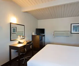 Photo 5 - Days Inn by Wyndham Chowchilla Gateway to Yosemite