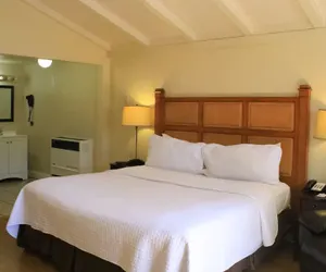 Photo 5 - Carmel Resort Inn