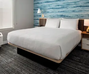 Photo 2 - Lakeside Suites