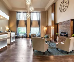 Photo 2 - Clarion Hotel Portland Airport