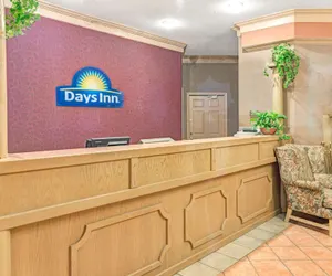 Photo 2 - Days Inn & Suites by Wyndham Osceola AR