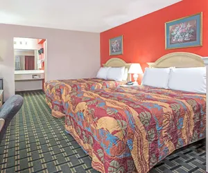 Photo 4 - Days Inn & Suites by Wyndham Osceola AR