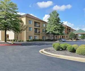 Photo 2 - Courtyard By Marriott Bentonville