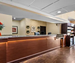 Photo 4 - Quality Suites Irving-Las Colinas