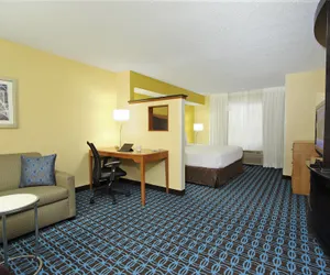 Photo 2 - Fairfield Inn & Suites by Marriott Colorado Springs South