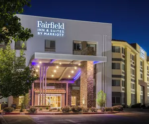 Photo 2 - Fairfield Inn & Suites by Marriott Albuquerque Airport