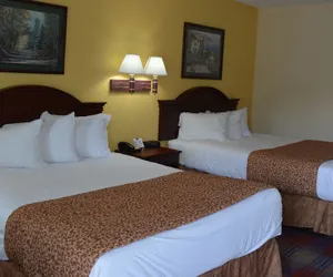 Photo 4 - Travelodge by Wyndham Montgomery East