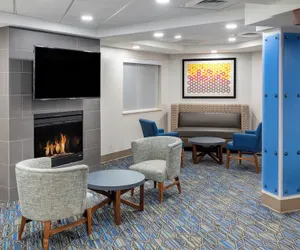 Photo 5 - Holiday Inn Express Colorado Springs Airport by IHG
