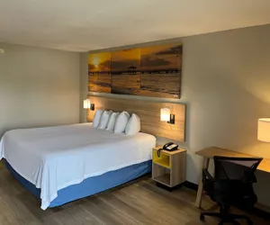 Photo 4 - Days Inn by Wyndham Crystal River
