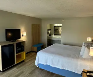 Photo 5 - Days Inn by Wyndham Crystal River