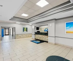 Photo 3 - Days Inn & Suites by Wyndham Cedar Rapids