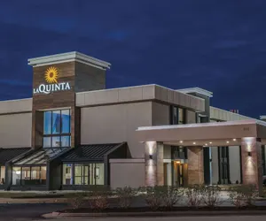 Photo 2 - La Quinta Inn & Suites by Wyndham Festus - St. Louis South