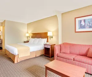 Photo 3 - Days Inn & Suites by Wyndham Stockbridge South Atlanta