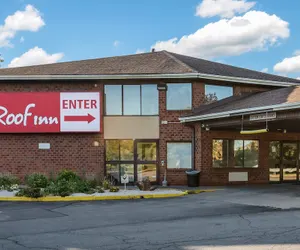 Photo 2 - Red Roof Inn Rochester – Airport