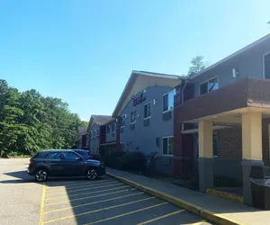 Photo 2 - Red Roof Inn Queensbury