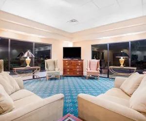 Photo 4 - Days Inn by Wyndham Metter