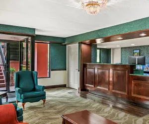 Photo 4 - Econo Lodge