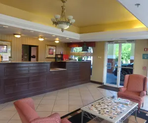 Photo 4 - Ruskin Inn Hotel