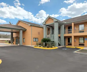 Photo 2 - Econo Lodge