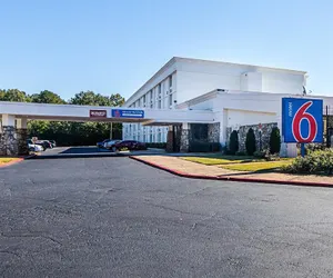 Photo 2 - Motel 6 Decatur, GA