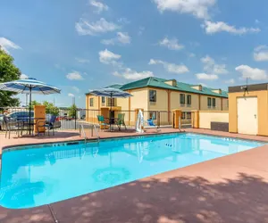 Photo 2 - Quality Inn Auburn Campus Area I-85