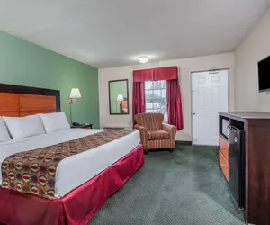 Photo 4 - Days Inn & Suites by Wyndham Lexington