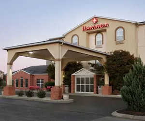 Photo 2 - Ramada by Wyndham Elizabethtown