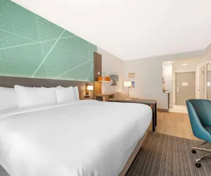 Photo 4 - Comfort Suites Fort Wayne - Southwest