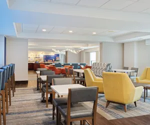 Photo 5 - Holiday Inn Express & Suites Cincinnati Riverfront by IHG