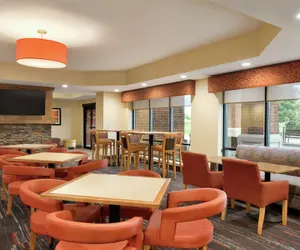 Photo 4 - Hampton Inn West Des Moines Lake Drive