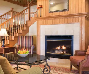 Photo 3 - Country Inn & Suites by Radisson, Davenport - Quad Cities