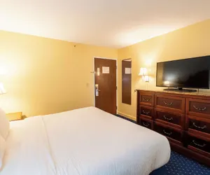 Photo 4 - Fireside Inn & Suites - Belfast