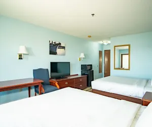 Photo 4 - Fireside Inn & Suites - Belfast