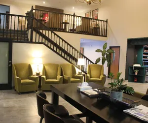 Photo 4 - Alliance Hotel & Suites, a Howard Johnson by Wyndham