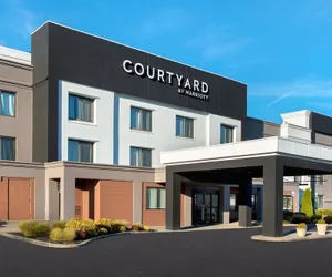 Photo 2 - Courtyard by Marriott Newburgh Stewart Airport