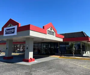 Photo 2 - Travelodge by Wyndham Lumberton