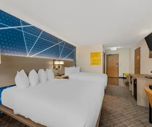 Photo 4 - Comfort Inn River's Edge