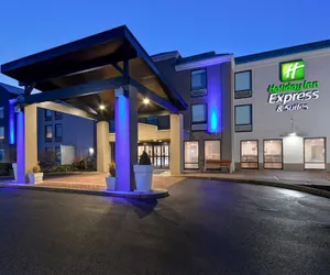 Photo 2 - Holiday Inn Express & Suites Allentown-Dorney Park Area, an IHG Hotel