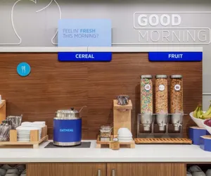 Photo 2 - Murfreesboro Central Hotel