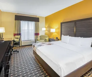Photo 5 - La Quinta Inn & Suites by Wyndham Denison - N. Lake Texoma