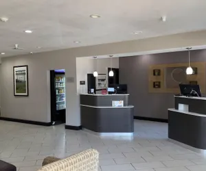 Photo 3 - Comfort Suites Lewisville - Dallas