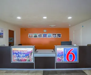 Photo 4 - Motel 6 Madisonville, TX