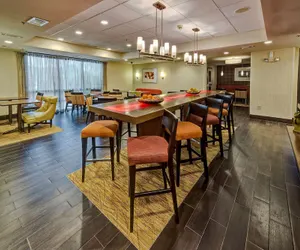 Photo 4 - Hampton Inn Houston Baytown