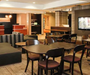 Photo 3 - Courtyard by Marriott Chesapeake