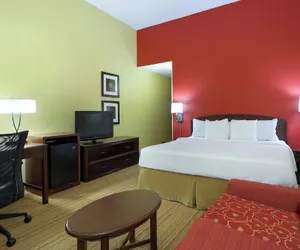 Photo 4 - Courtyard by Marriott Chesapeake