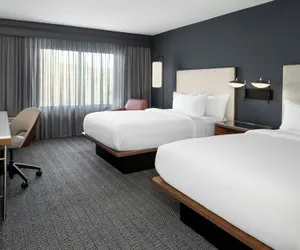 Photo 4 - Courtyard by Marriott Chesapeake