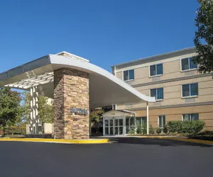 Photo 2 - Fairfield Inn & Suites by Marriott at Dulles Airport