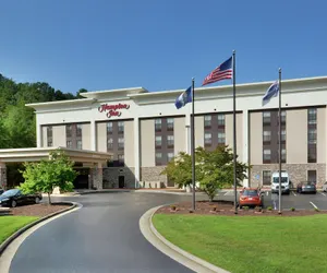 Photo 2 - Hampton Inn Martinsville